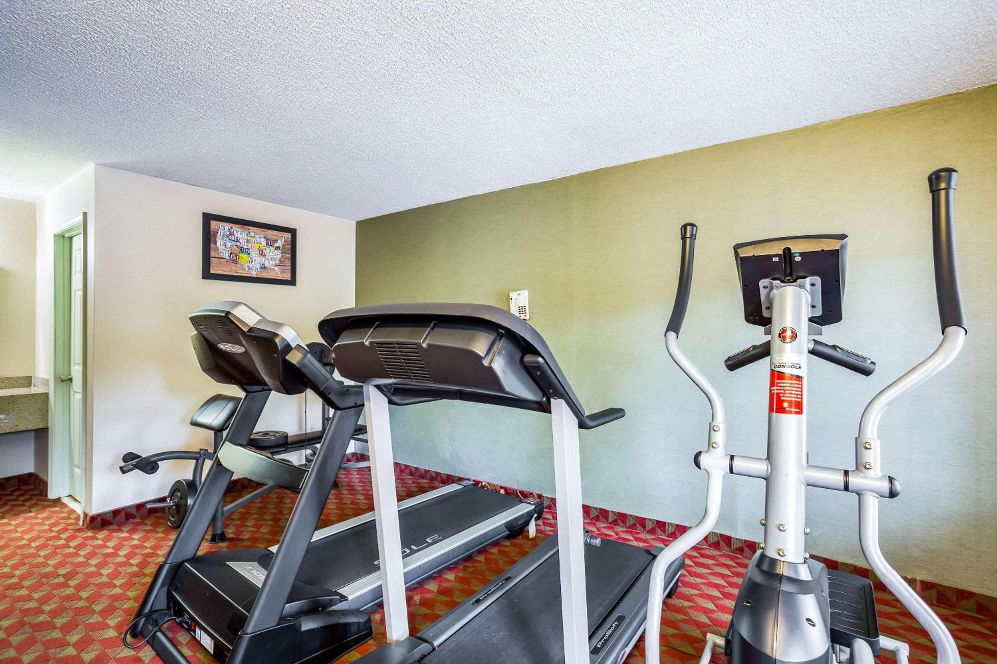 Econo Lodge Huntington - Barboursville University Area Exteriör bild