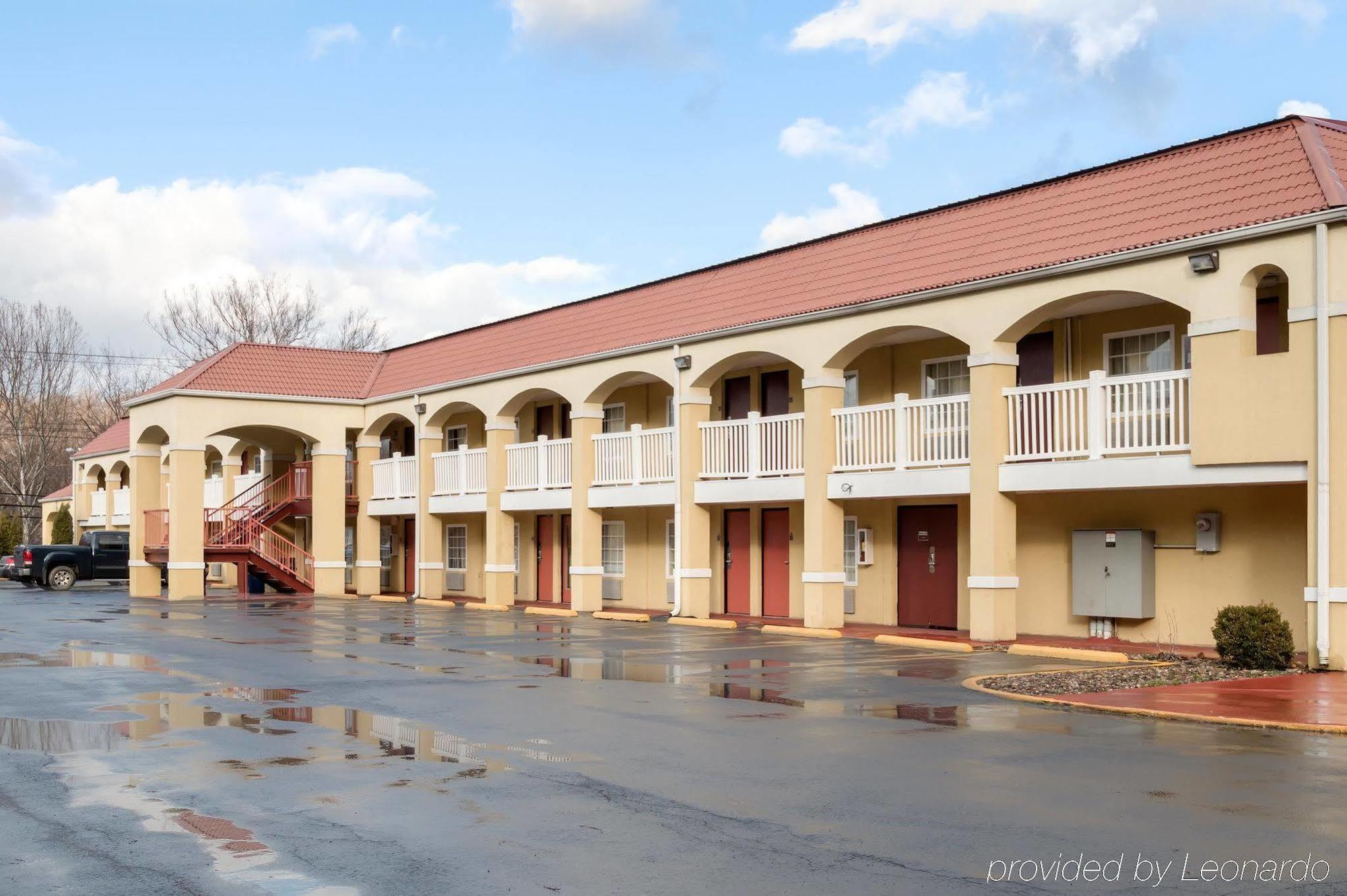 Econo Lodge Huntington - Barboursville University Area Exteriör bild
